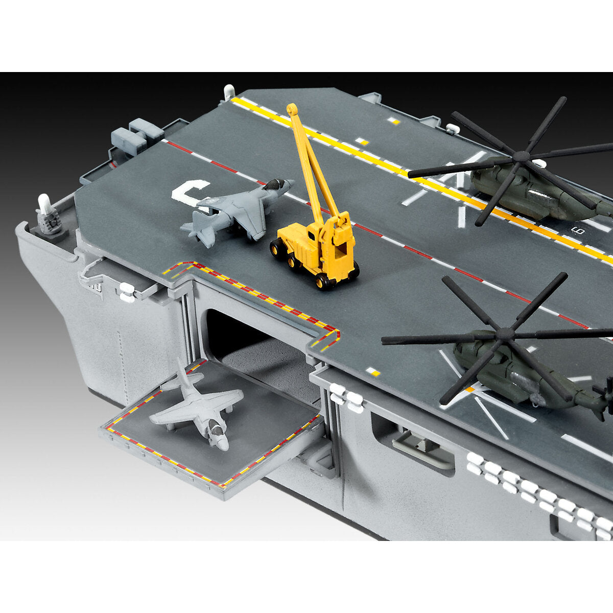 Revell 05178 - Assault Carrier USS WASP CLASS